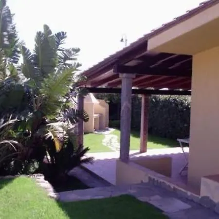 Vittorio House Indipendente Con Giardino A 维拉西米乌斯