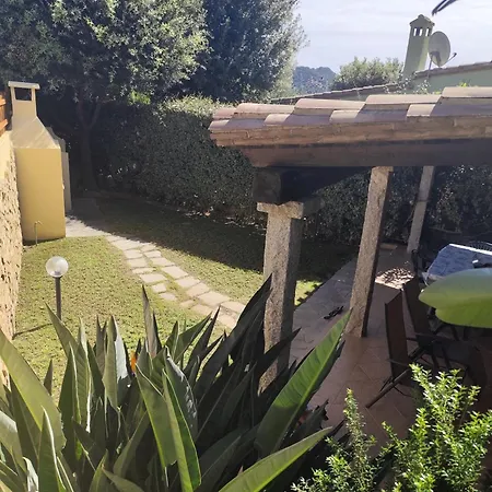 בית נופש Vittorio House Indipendente Con Giardino A