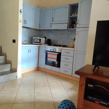 Dom wakacyjny Vittorio House Indipendente Con Giardino A *