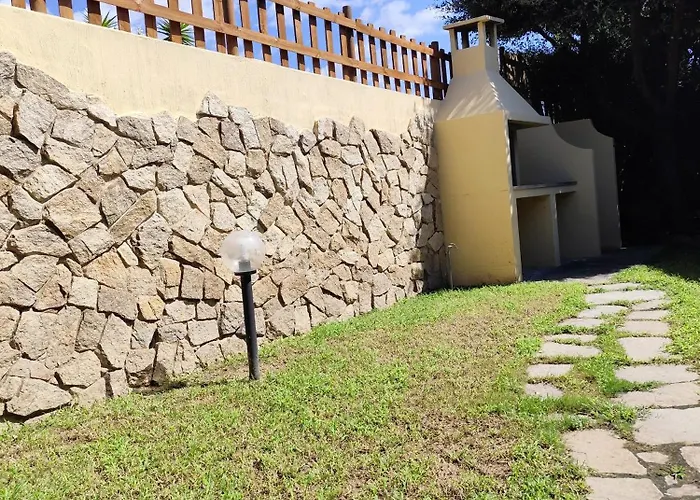 Vittorio House Indipendente Con Giardino A בית נופש *